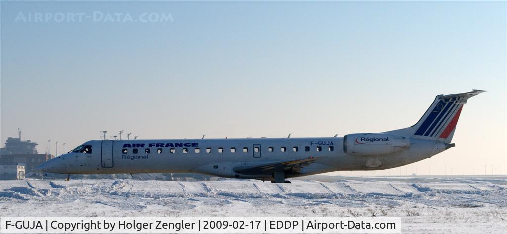 F-GUJA, 2001 Embraer EMB-145MP (ERJ-145MP) C/N 145407, A daily AF-arrow lining up for rwy 26R