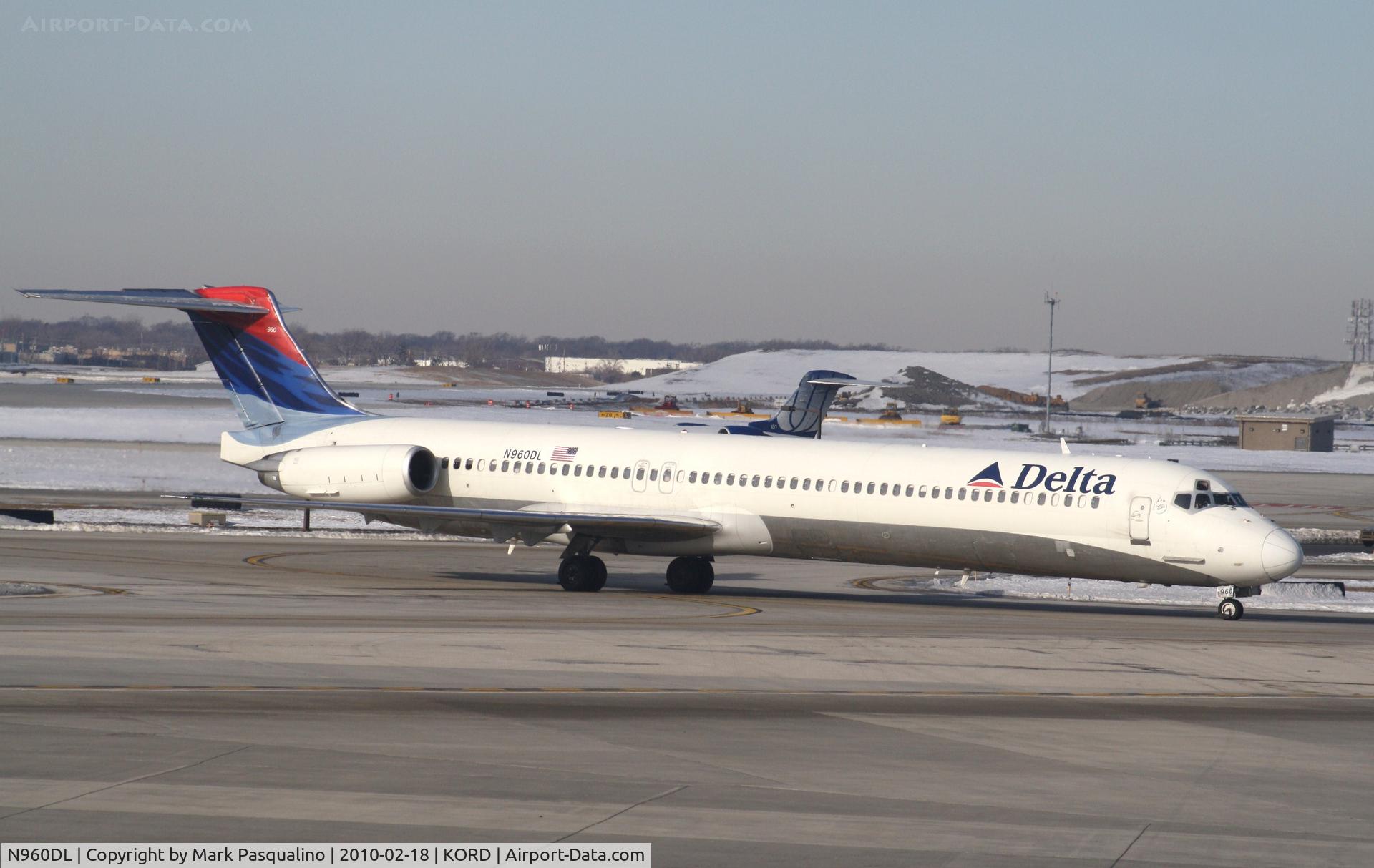 N960DL, 1990 McDonnell Douglas MD-88 C/N 49979, MD-88