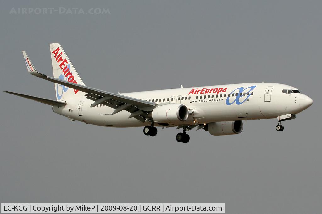 EC-KCG, 2007 Boeing 737-85P C/N 33981, Short final to Runway 03.