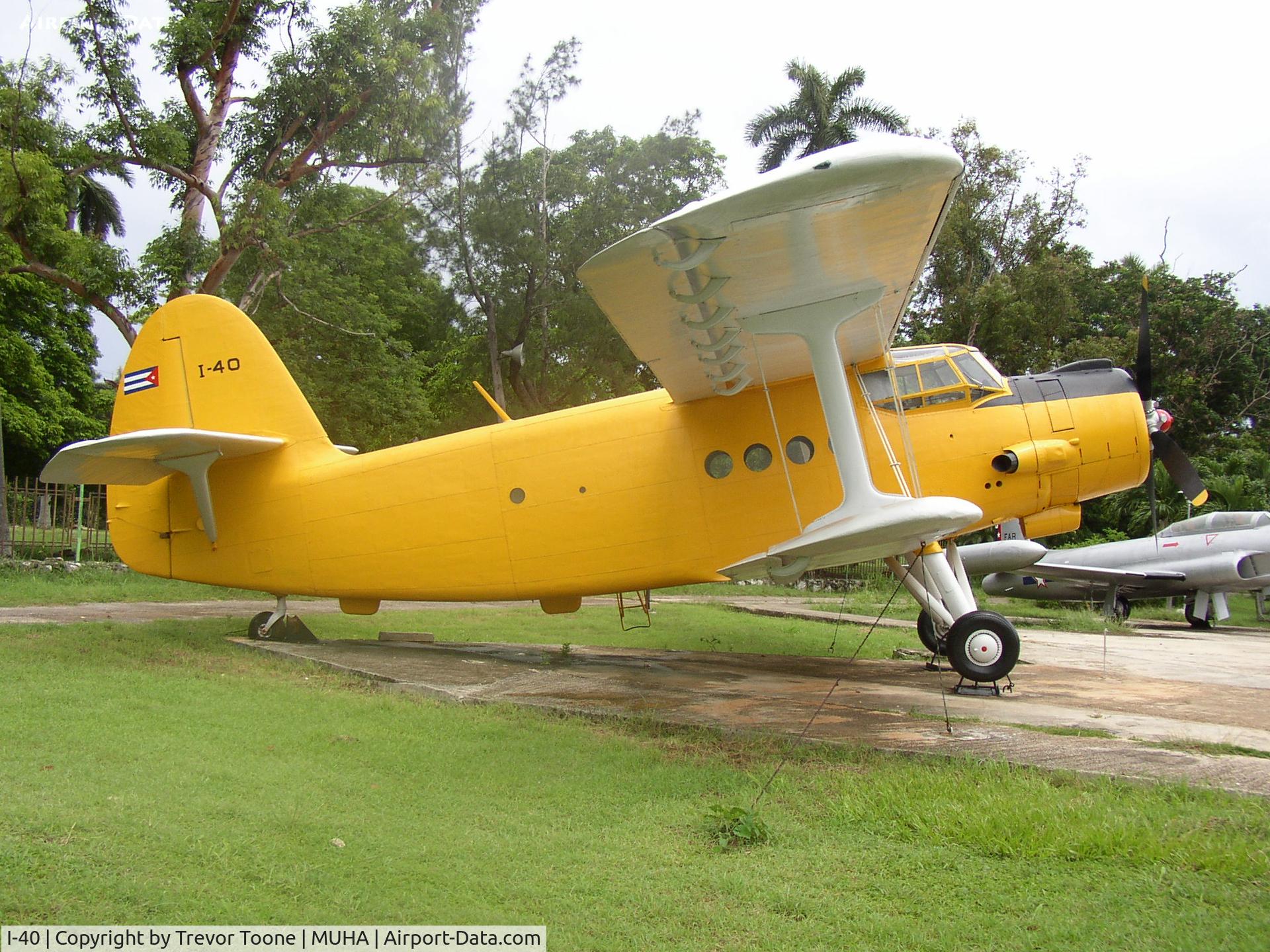 I-40, 1977 Antonov An-2 C/N 1G177-33, Antonov AN-2 c/n 1G17733