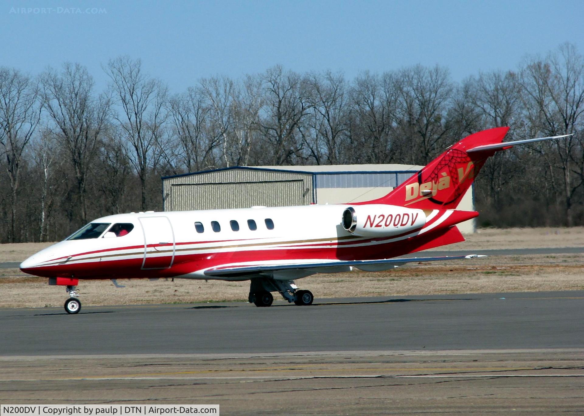 N200DV, Sino Swearingen SJ30-2 C/N 008, Taxiing in after landing at Downtown Shreveport.