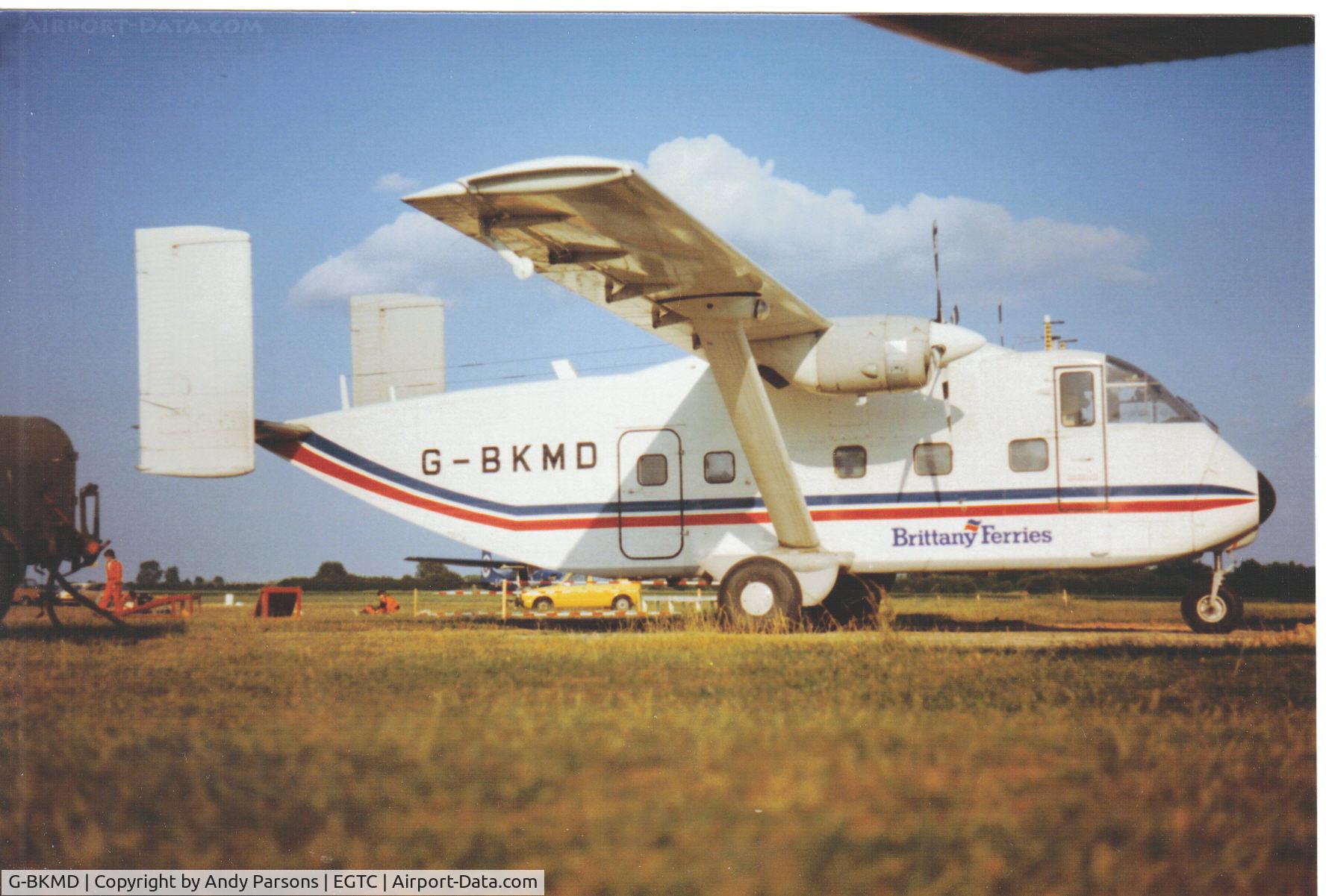 G-BKMD, 1973 Short SC-7 Skyvan 3-100 C/N SH.1907, Para dropper at Cranfield