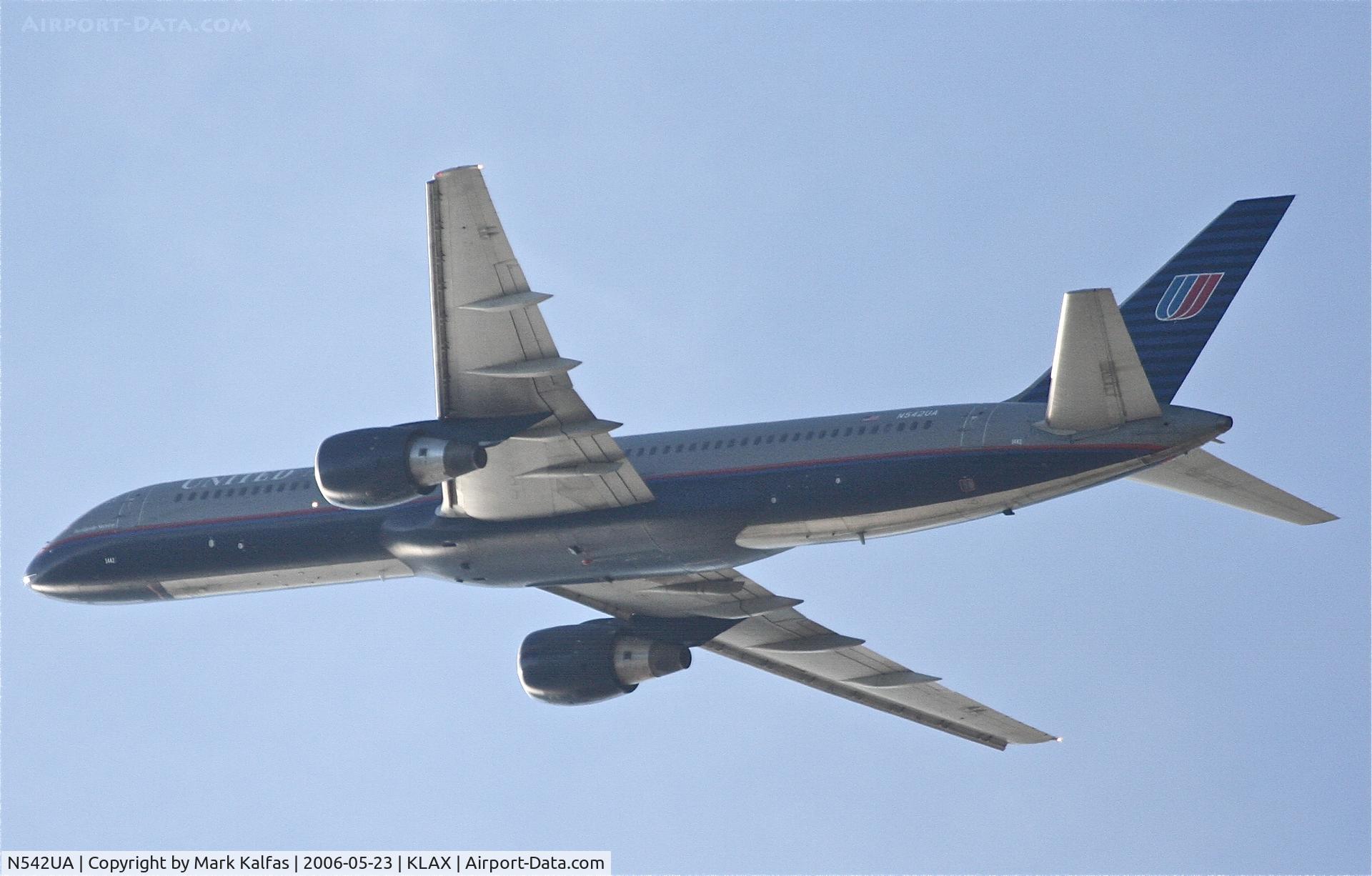 N542UA, 1991 Boeing 757-222 C/N 25276, United Airlines Boeing 757-222, N543UA 25R departure KLAX.