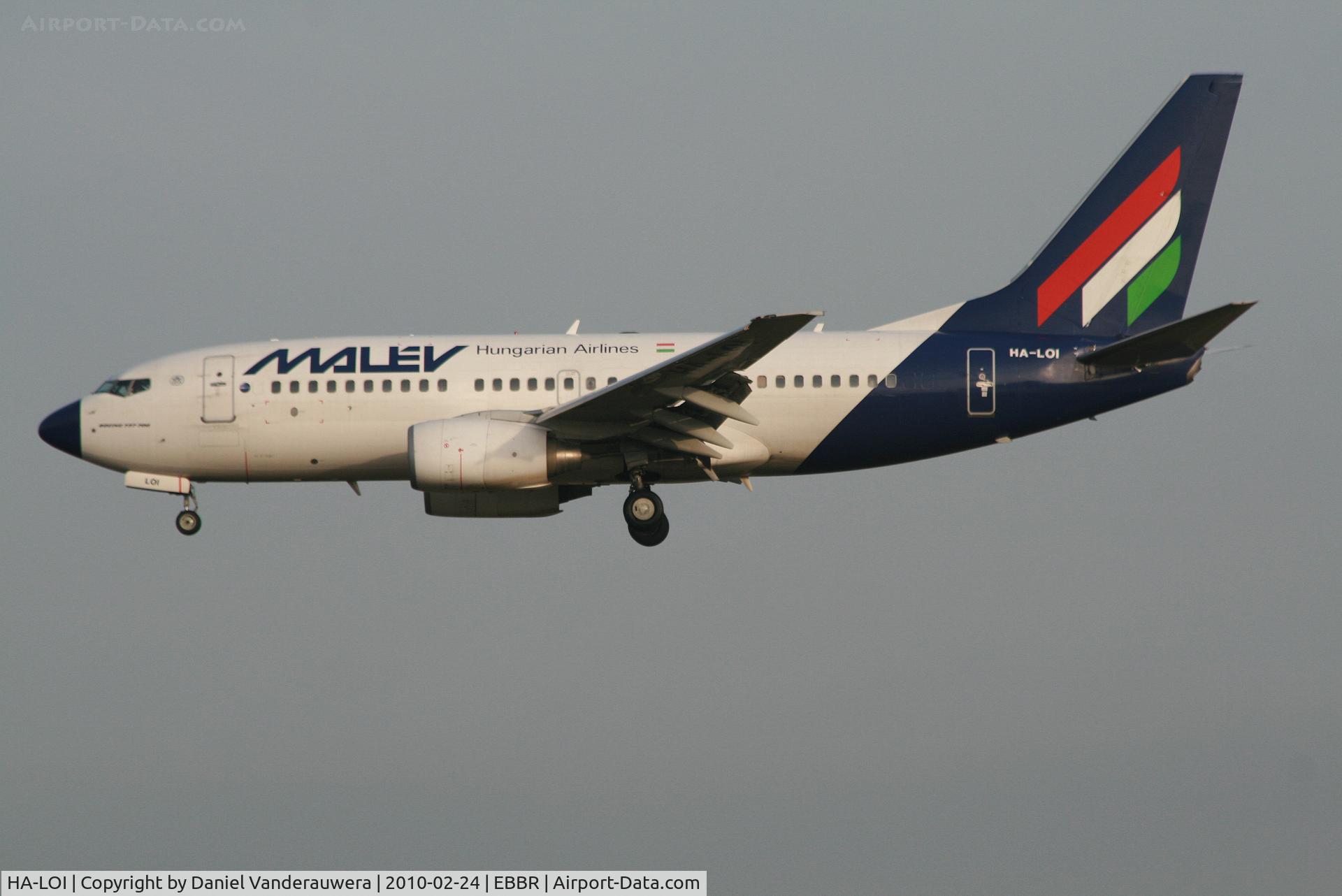 HA-LOI, 2004 Boeing 737-7Q8 C/N 29350, Arrival of flight MA600 to RWY 25L
