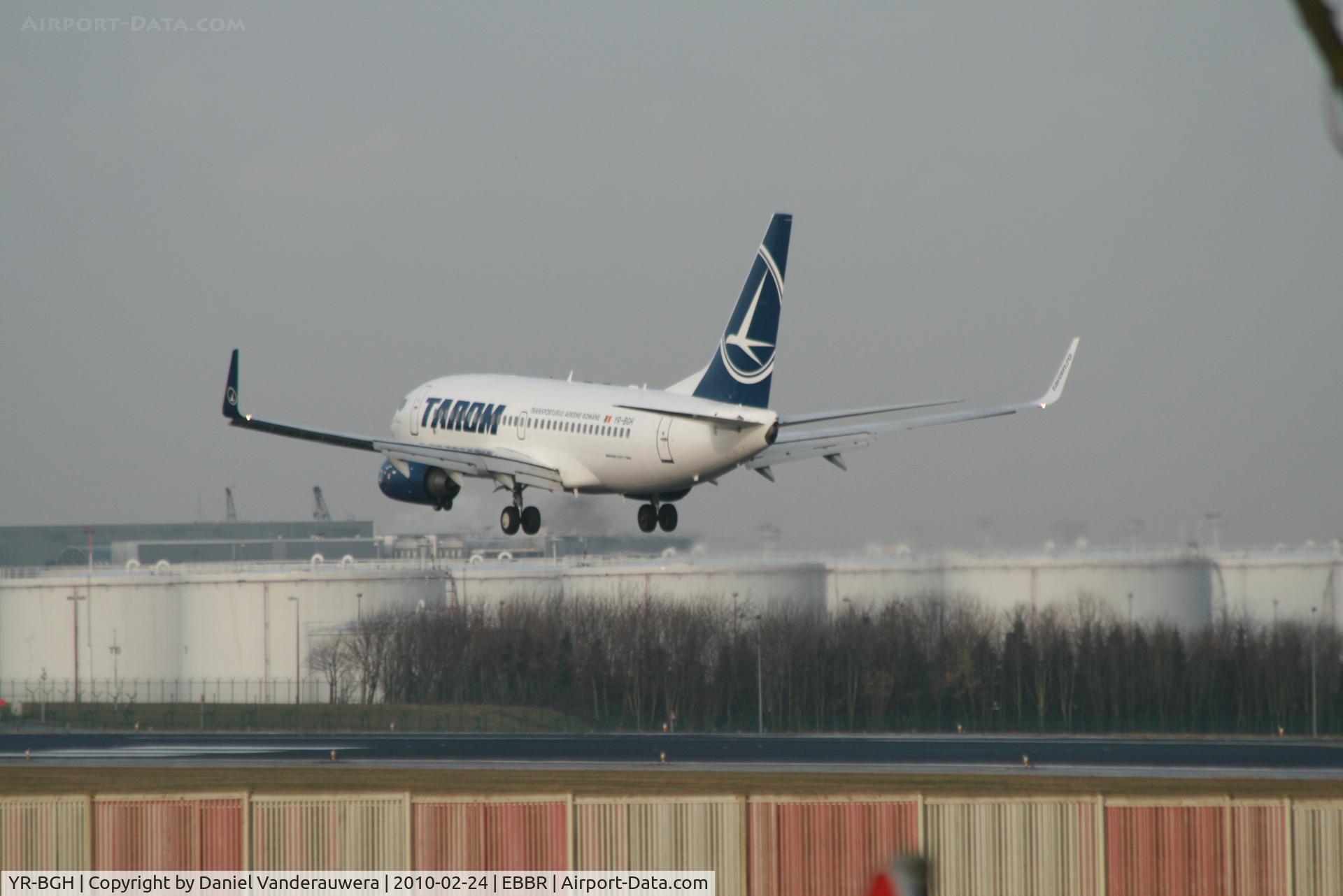 YR-BGH, 2003 Boeing 737-78J C/N 28438, Flight RO371 is descending to RWY 25L