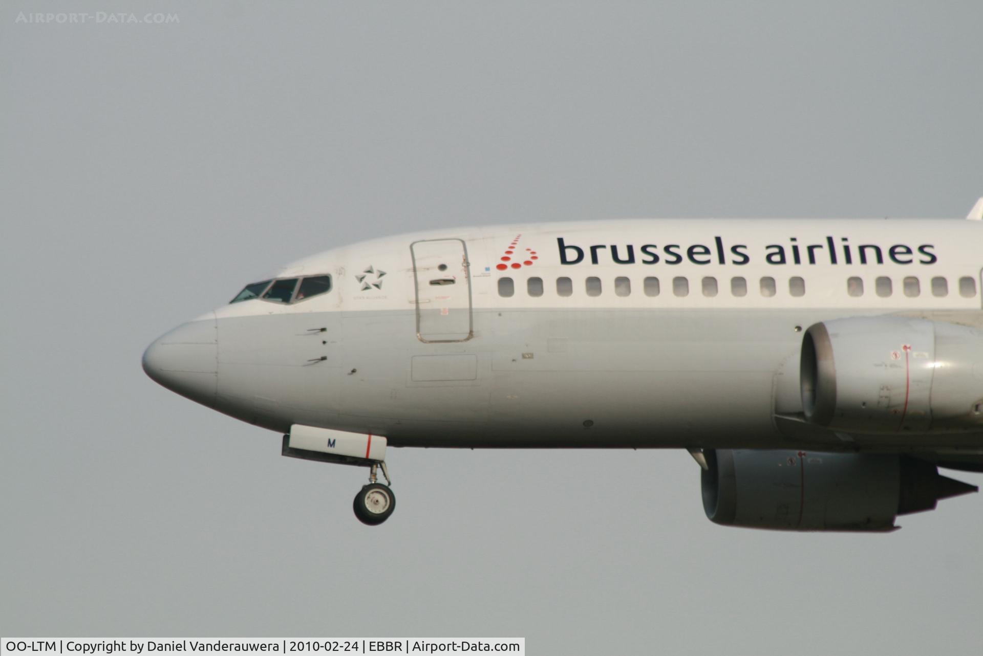 OO-LTM, 1991 Boeing 737-3M8 C/N 25070, Arrival of flight SN3732 to RWY 25L  -  now with Star Alliance