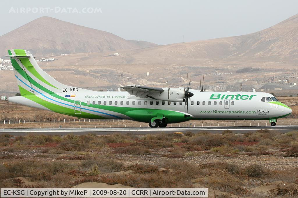 EC-KSG, 2008 ATR 72-212A C/N 796, Waiting to commence the departure roll.