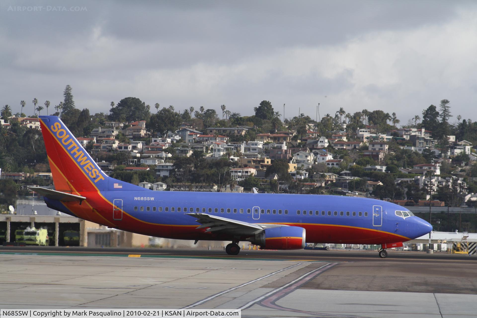 N685SW, 1986 Boeing 737-3Q8 C/N 23401, Boeing 737-300