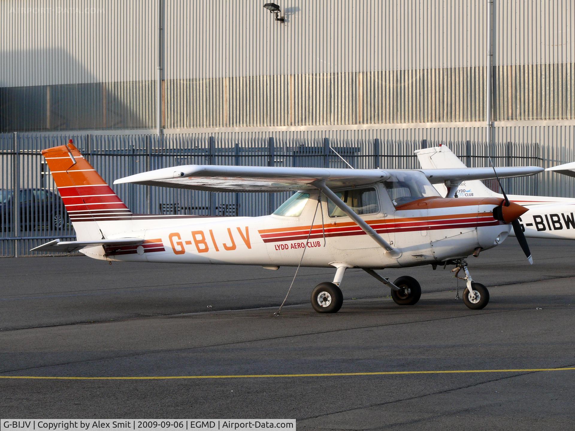 G-BIJV, 1981 Reims F152 C/N 1813, Cessna CF152 G-BIJV Lydd Aero Club