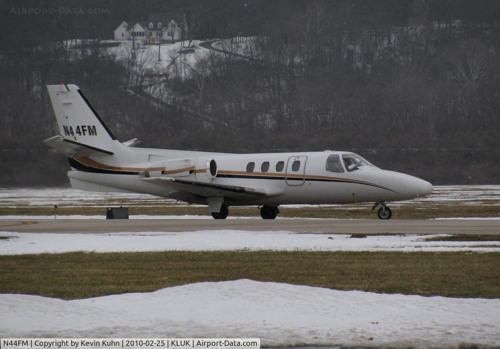 N44FM, 1979 Cessna 501 Citation I/SP C/N 501-0156, Citation I/SP arriving during some light snowfall