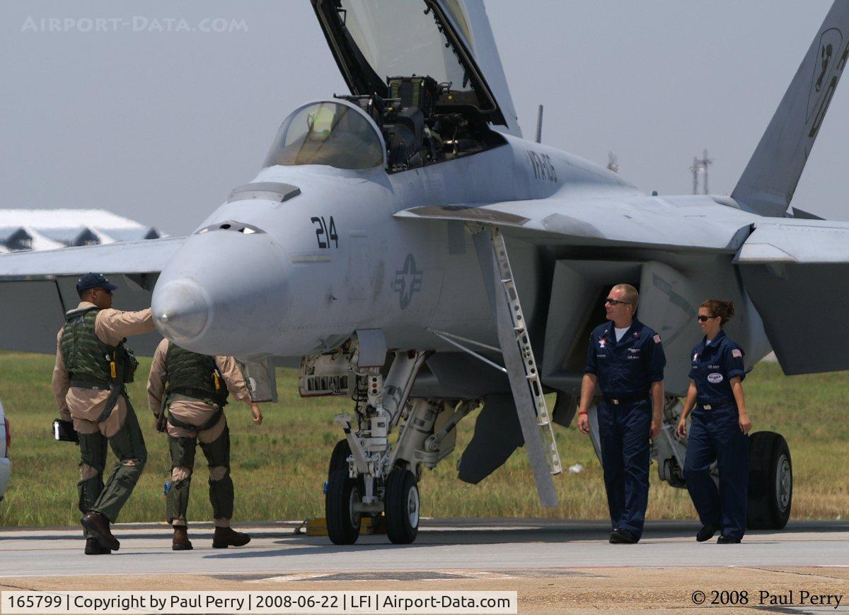 165799, Boeing F/A-18F Super Hornet C/N 1529/F025, Almost showtime...