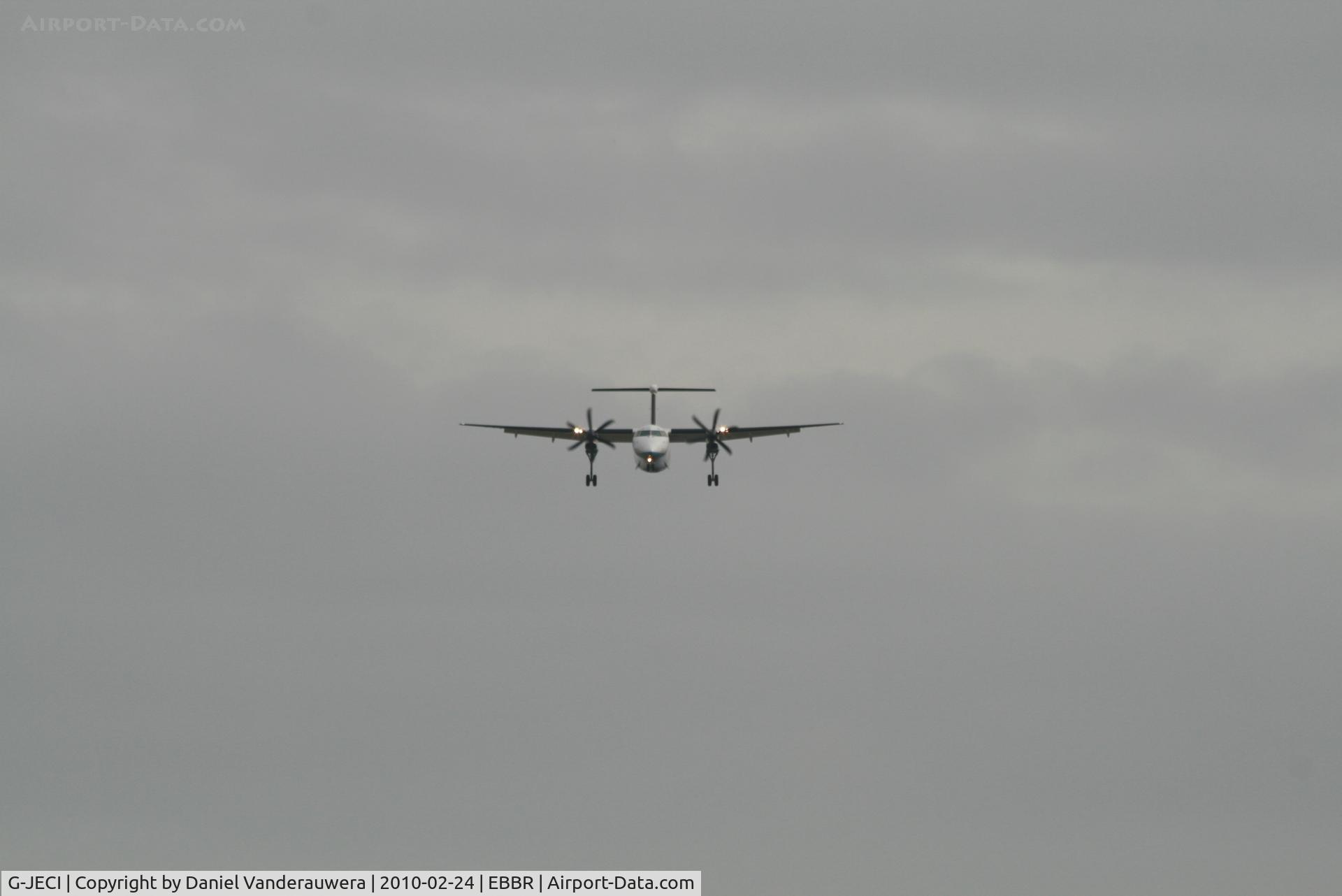 G-JECI, 2005 De Havilland Canada DHC-8-402Q Dash 8 C/N 4105, Flight BE593 on approach to RWY 25L