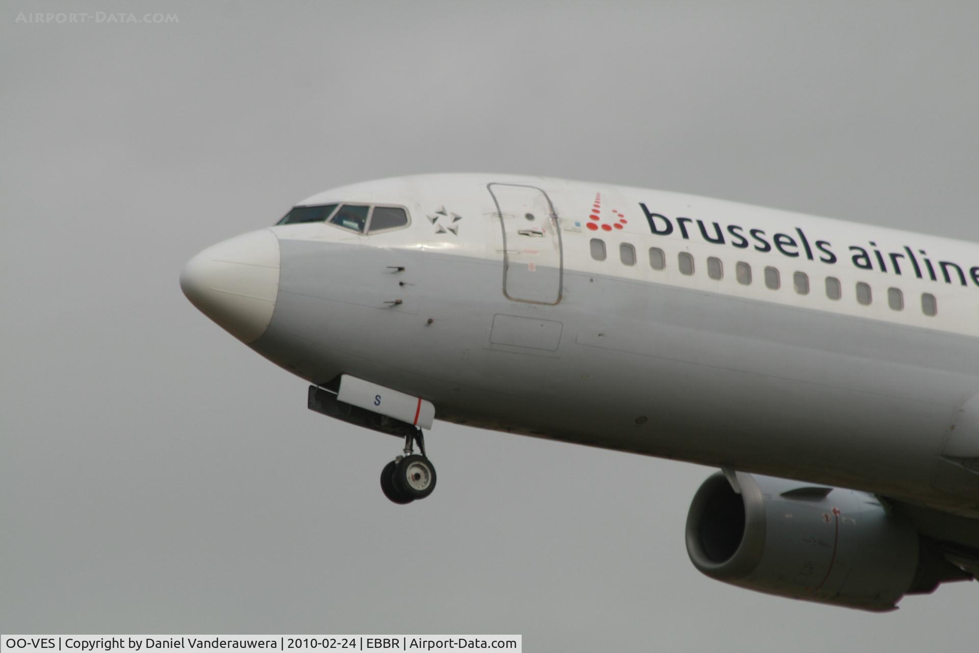 OO-VES, 1996 Boeing 737-43Q C/N 28493, Arrival of flight SN2580 to RWY 25L - now with Star Alliance