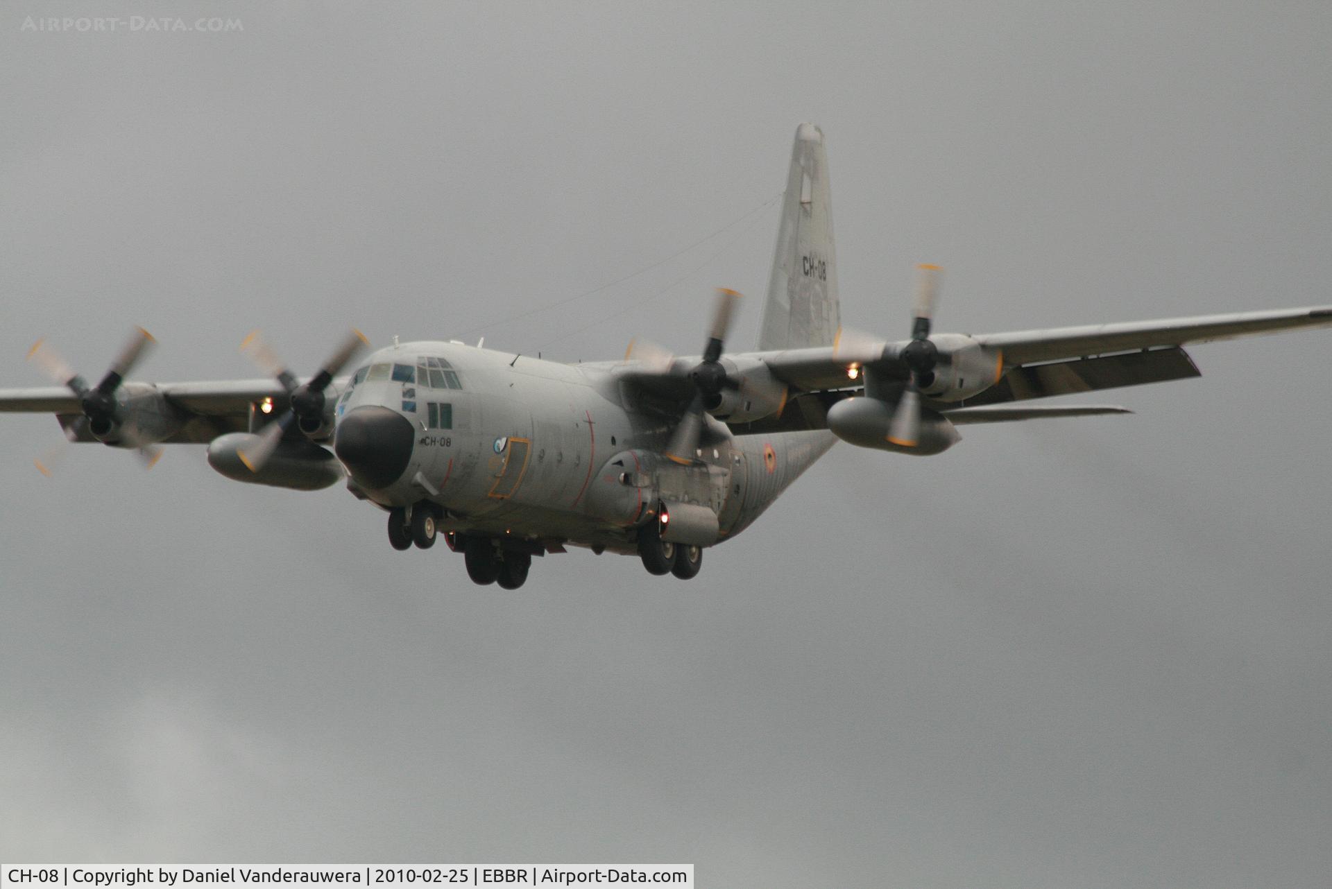 CH-08, 1972 Lockheed C-130H Hercules C/N 382-4478, Descending to RWY 25L