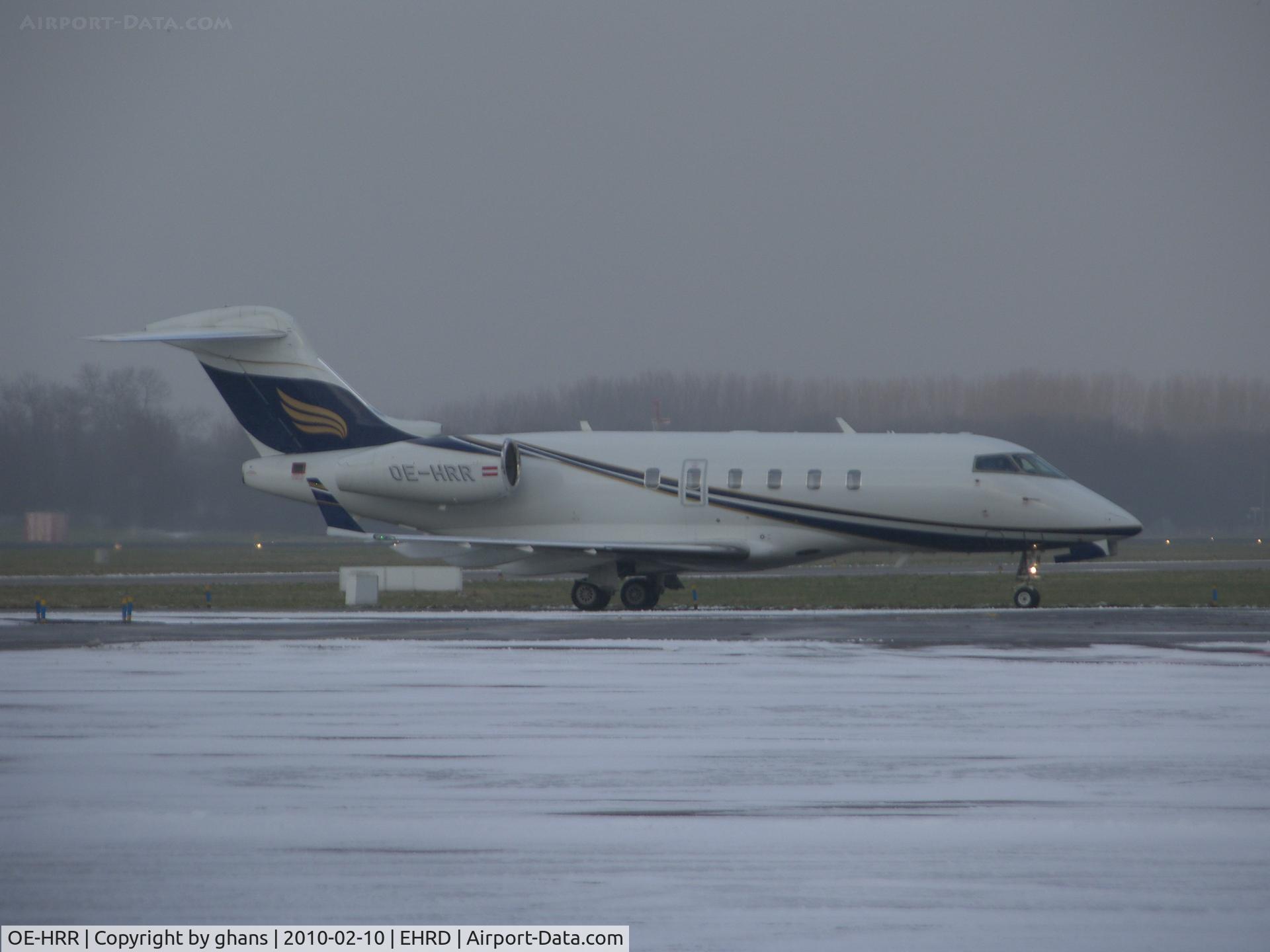 OE-HRR, 2004 Bombardier Challenger 300 (BD-100-1A10) C/N 20033, bizz in the snow
