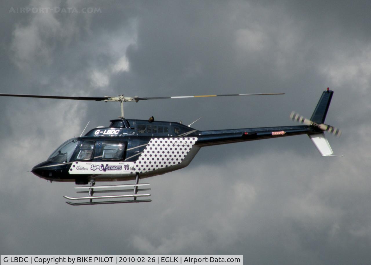 G-LBDC, 1984 Bell 206B JetRanger III C/N 3806, HEADING TOWARDS IT'S LANDING SPOT