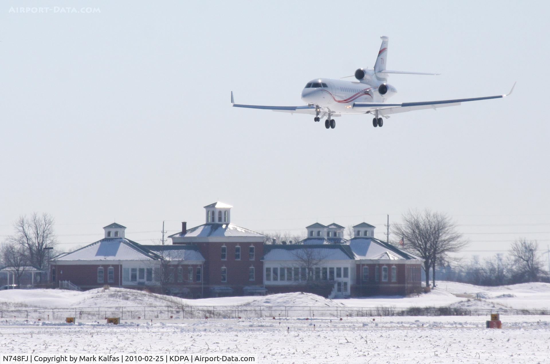 N748FJ, 2008 Dassault Falcon 7X C/N 48, Dassault Aviation FALCON 7X, N748FJ arriving KDPA 2L.