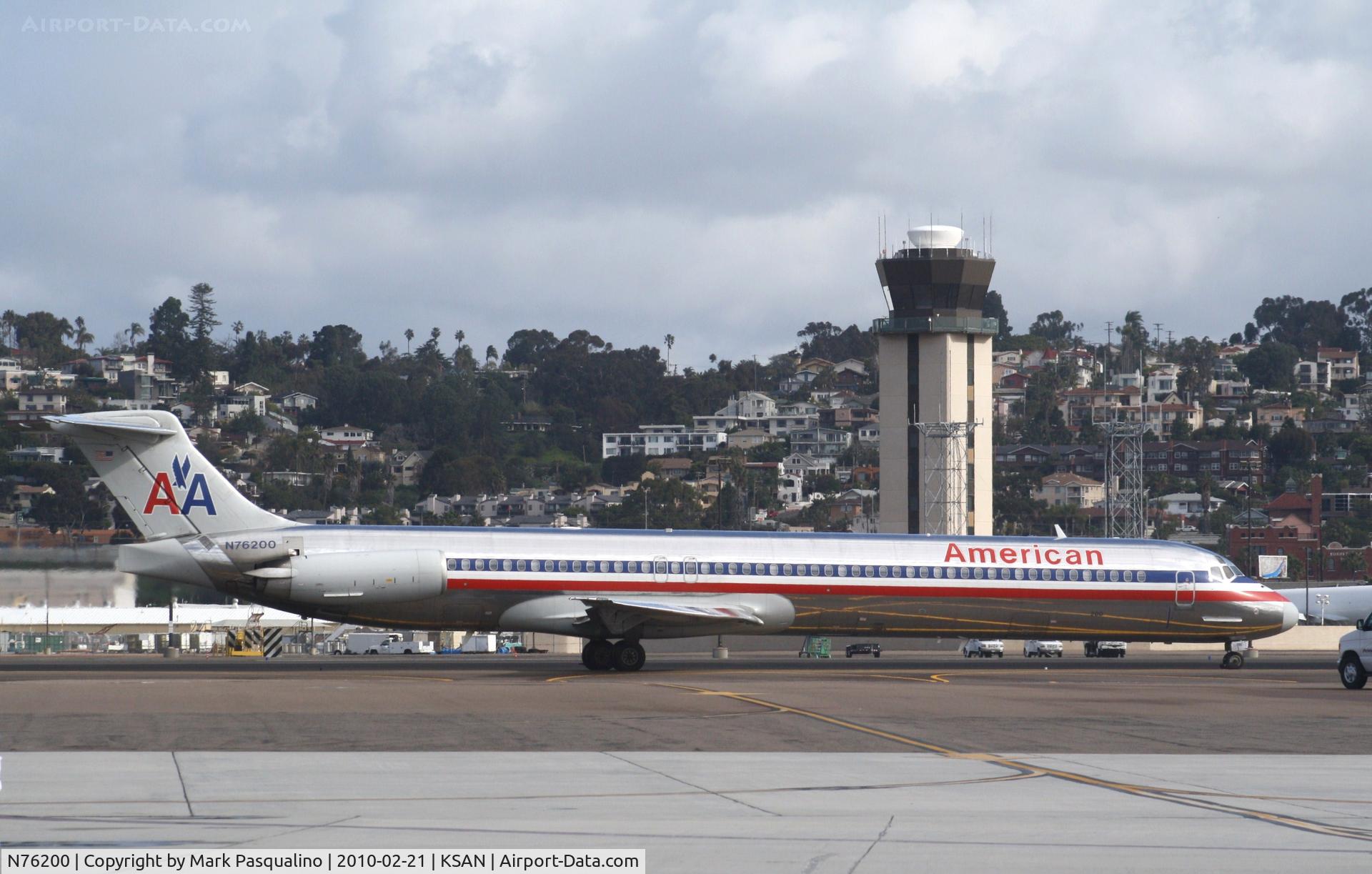 N76200, 1992 McDonnell Douglas MD-83 (DC-9-83) C/N 53290, MD-83
