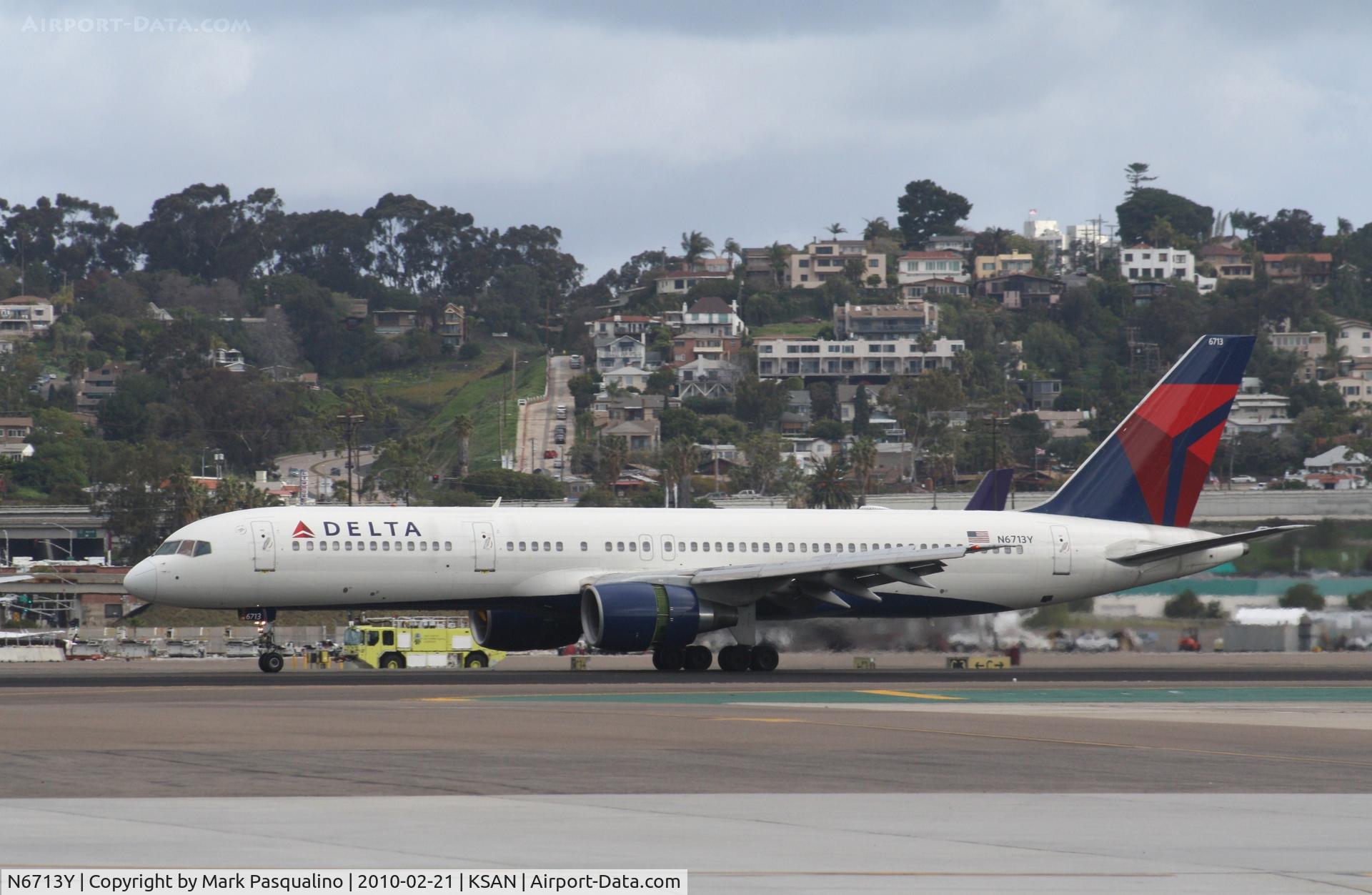 N6713Y, 2000 Boeing 757-232 C/N 30777, Boeing 757-200