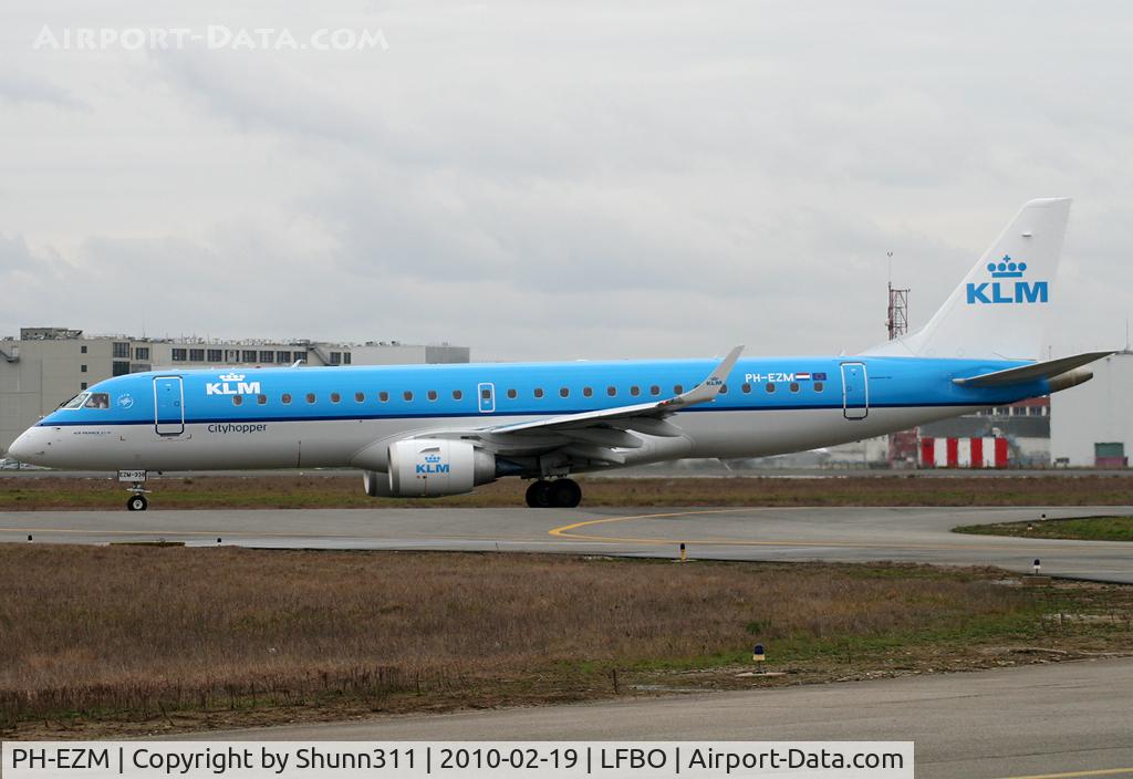 PH-EZM, 2010 Embraer 190LR (ERJ-190-100LR) C/N 19000338, Taxiing holding point rwy 32R for departure...