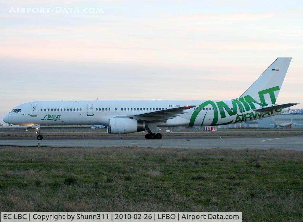 EC-LBC, 1996 Boeing 757-28A C/N 26276, Taxiing to the terminal... Air Mediterranee flight from DKR