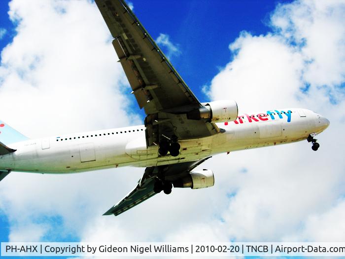 PH-AHX, 1990 Boeing 767-383 C/N 24847, Landing
