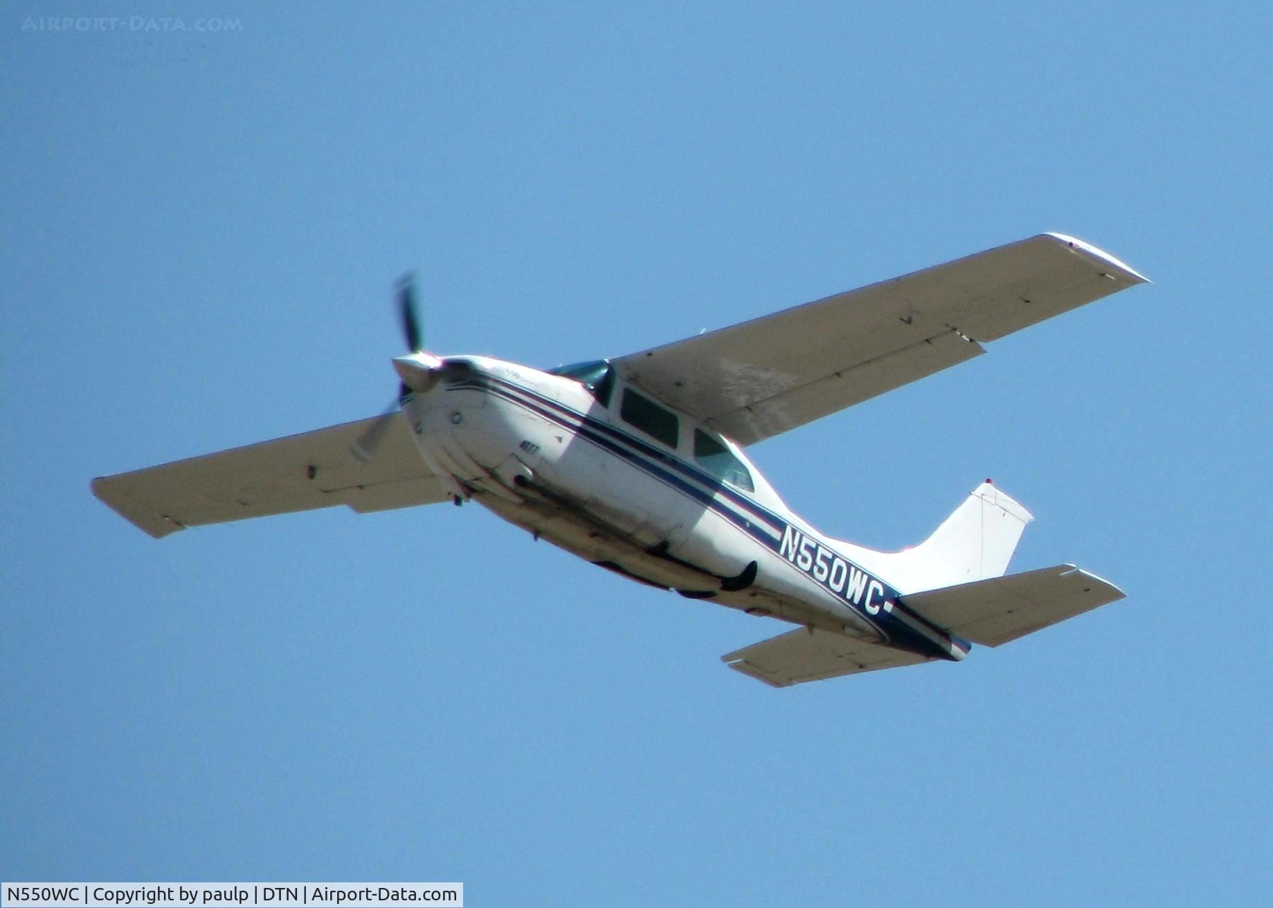 N550WC, 1979 Cessna 210N Centurion C/N 21063343, Off of runway 32 at Downtown Shreveport.