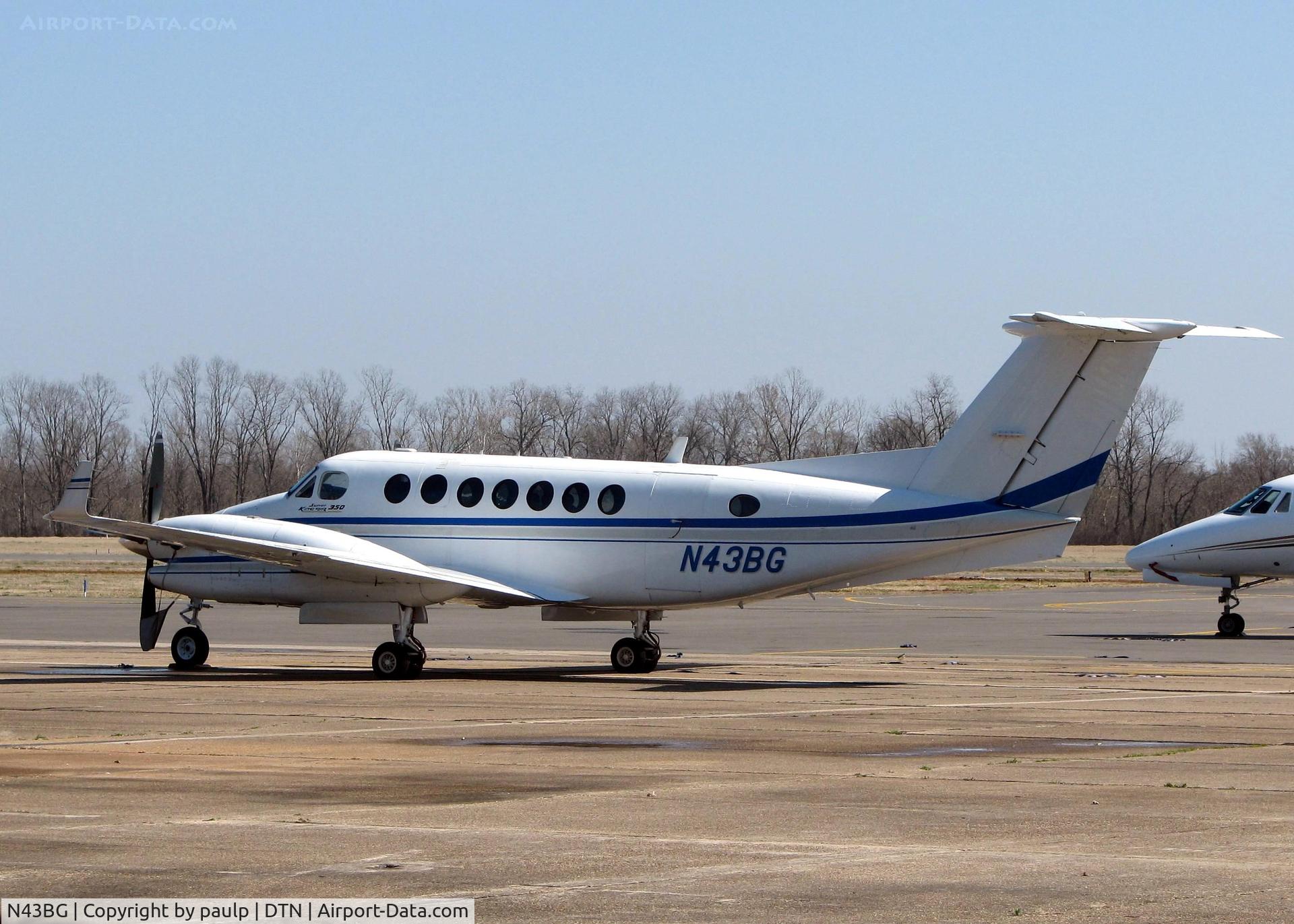 N43BG, 1994 Beech B300 King Air C/N FL-117, At Downtown Shreveport.