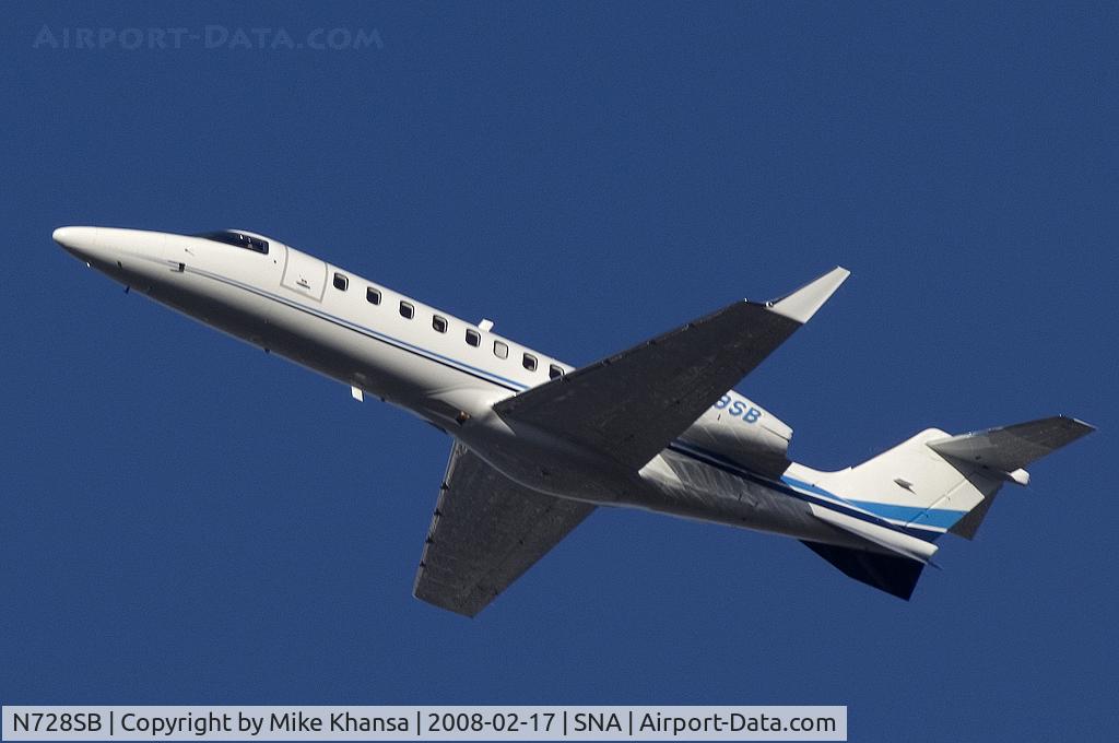 N728SB, 2004 Learjet 45 C/N 45-254, Learjet Blasts off on a sunny day.