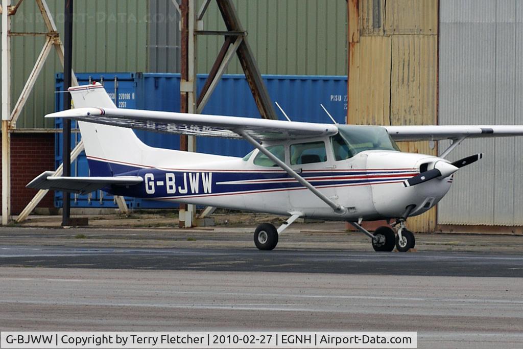 G-BJWW, 1982 Reims F172P Skyhawk C/N F17202148, Cessna F172P at Blackpool