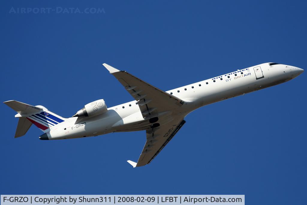 F-GRZO, 2007 Canadair CRJ-700 (CL-600-2C10) Regional Jet C/N 10265, On take off...