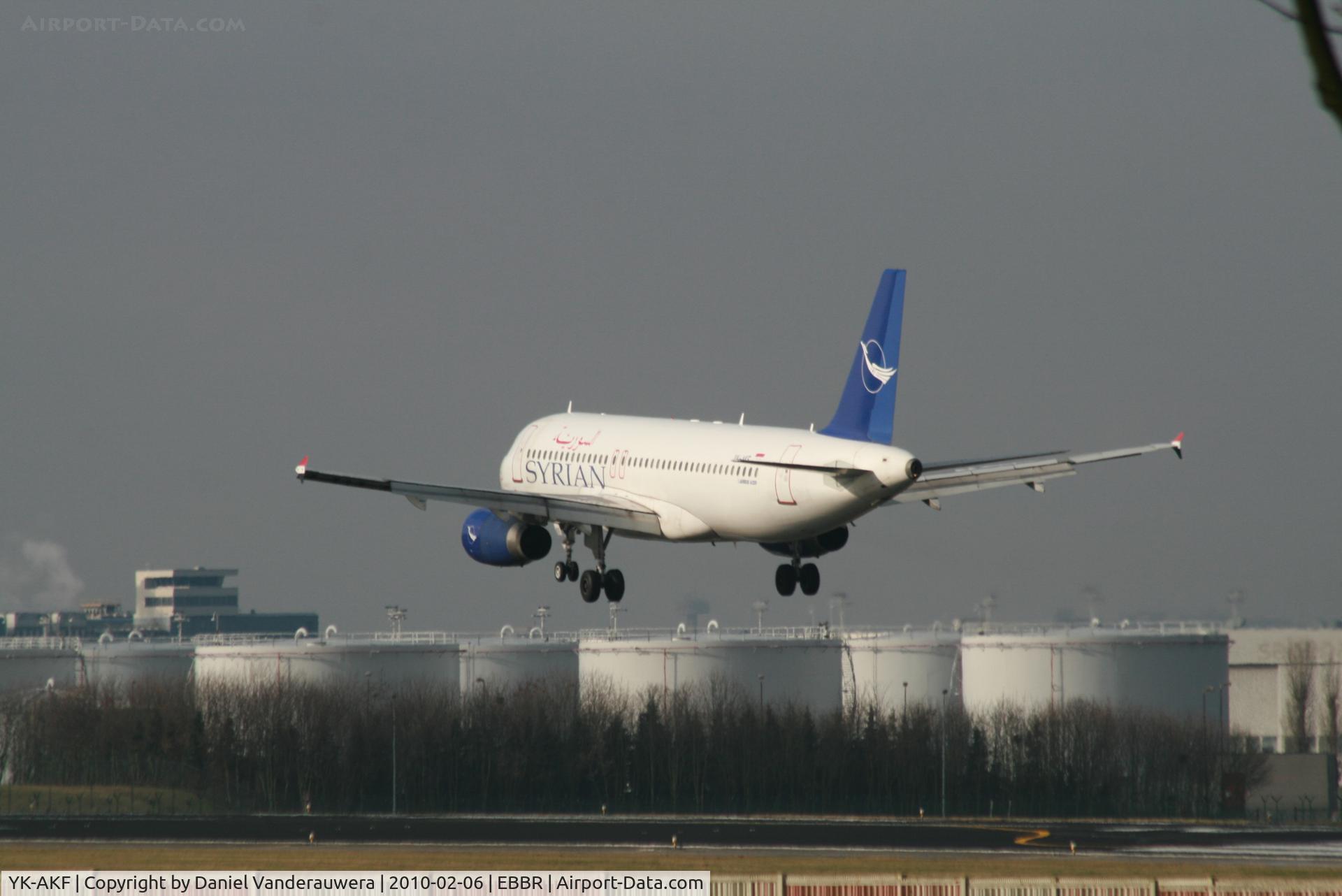 YK-AKF, 1999 Airbus A320-232 C/N 1117, Several seconds before landing on RWY 25L