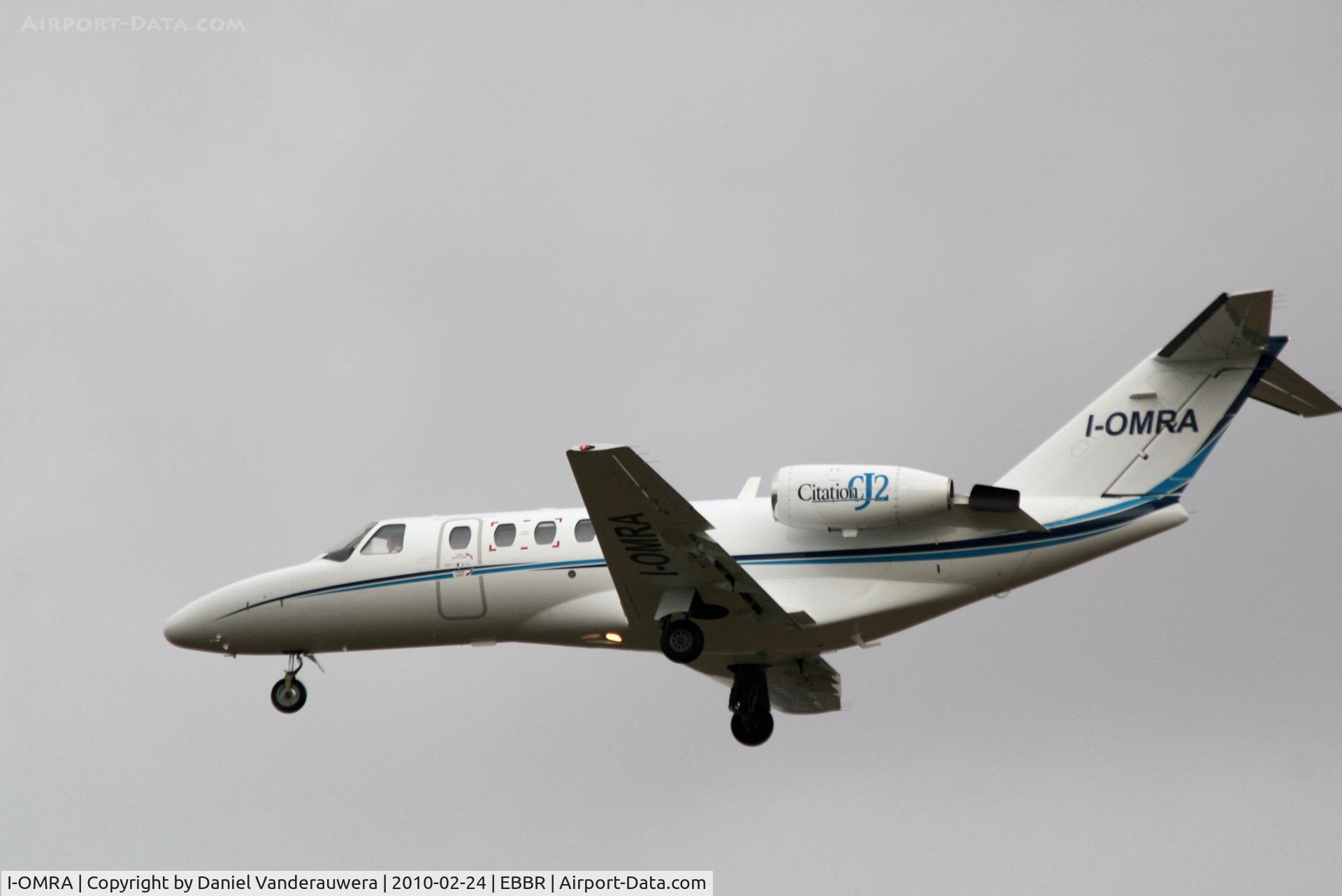 I-OMRA, 2002 Cessna 525A CitationJet CJ2 C/N 525A-0064, Descending to RWY 25L