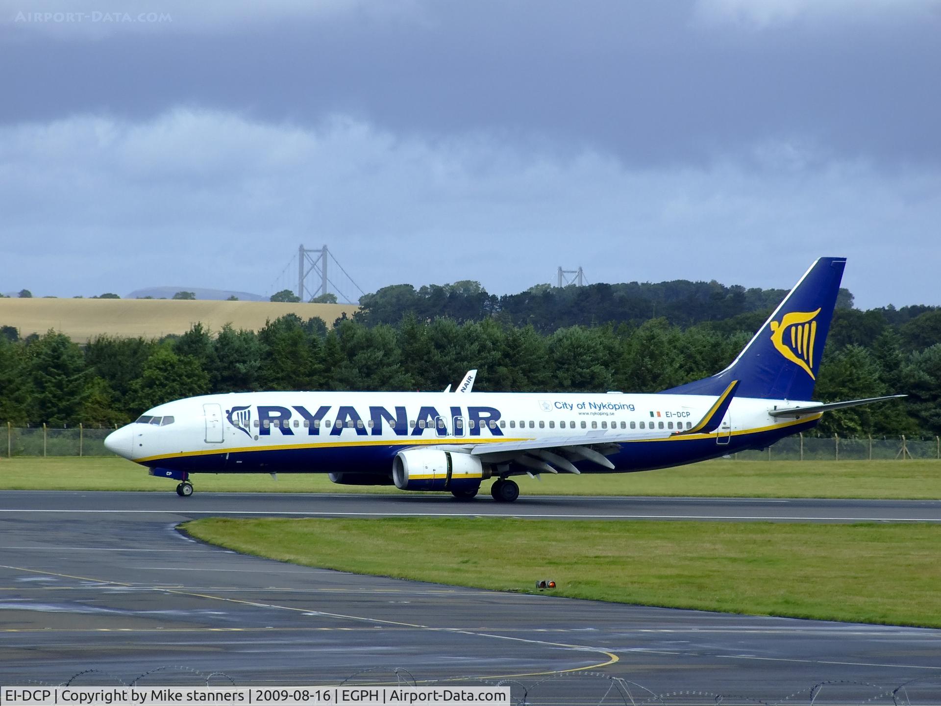 EI-DCP, 2004 Boeing 737-8AS C/N 33810, Ryanair B737 Arrives on runway 24 at EDI