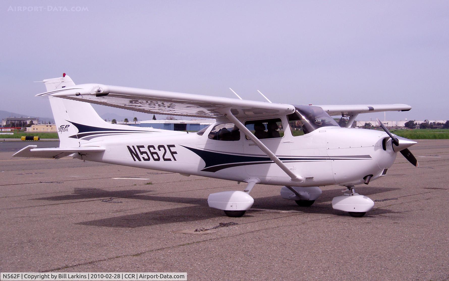 N562F, 2004 Cessna 172S C/N 172S9664, Visitor