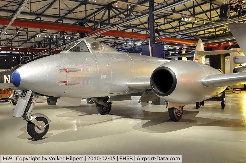 I-69, Gloster Meteor F.4 C/N Not found VZ409/I-69, at Soesterberg