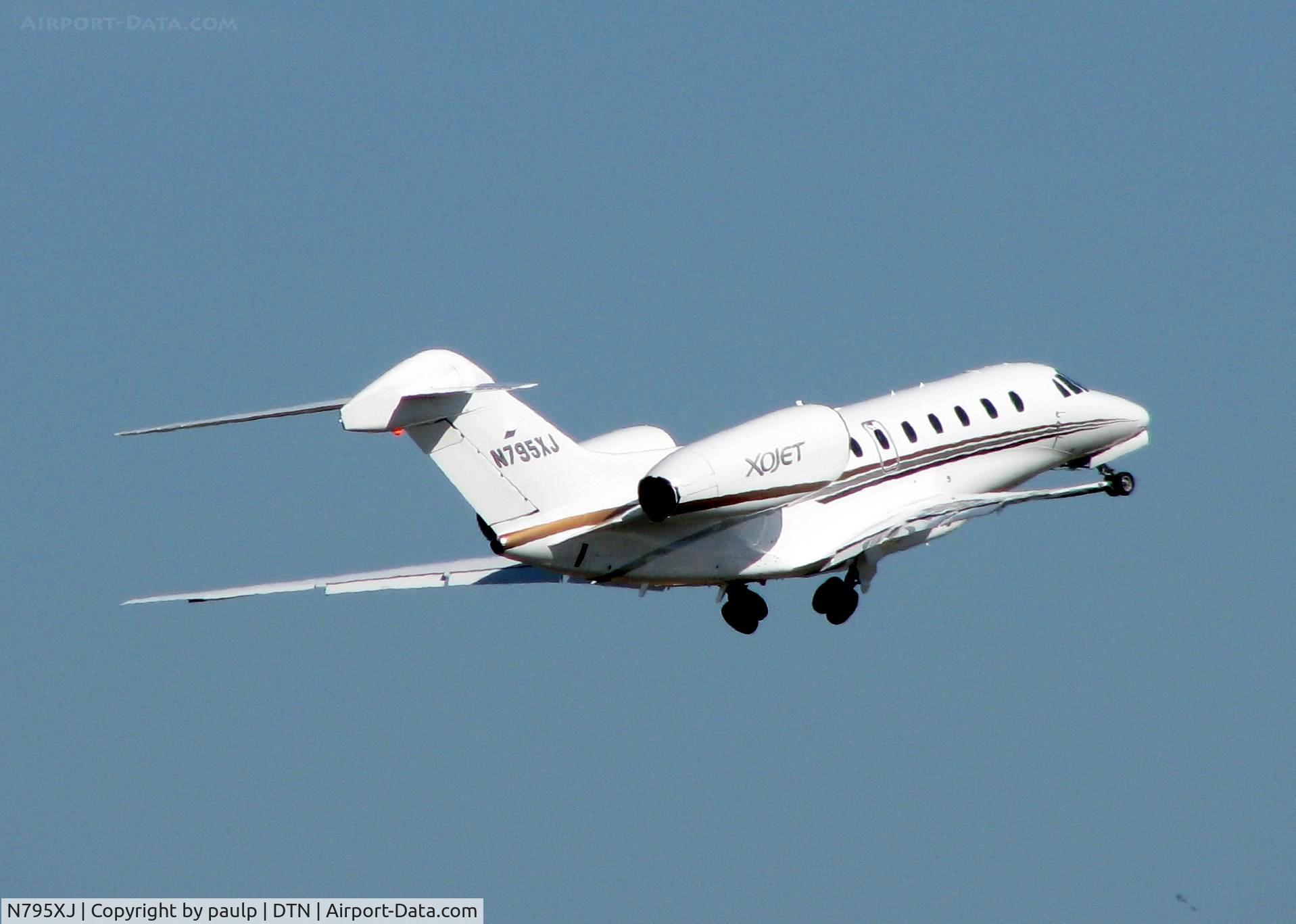 N795XJ, 2008 Cessna 750 Citation X C/N 750-0295, Off of runway 14 at Downtown Shreveport.