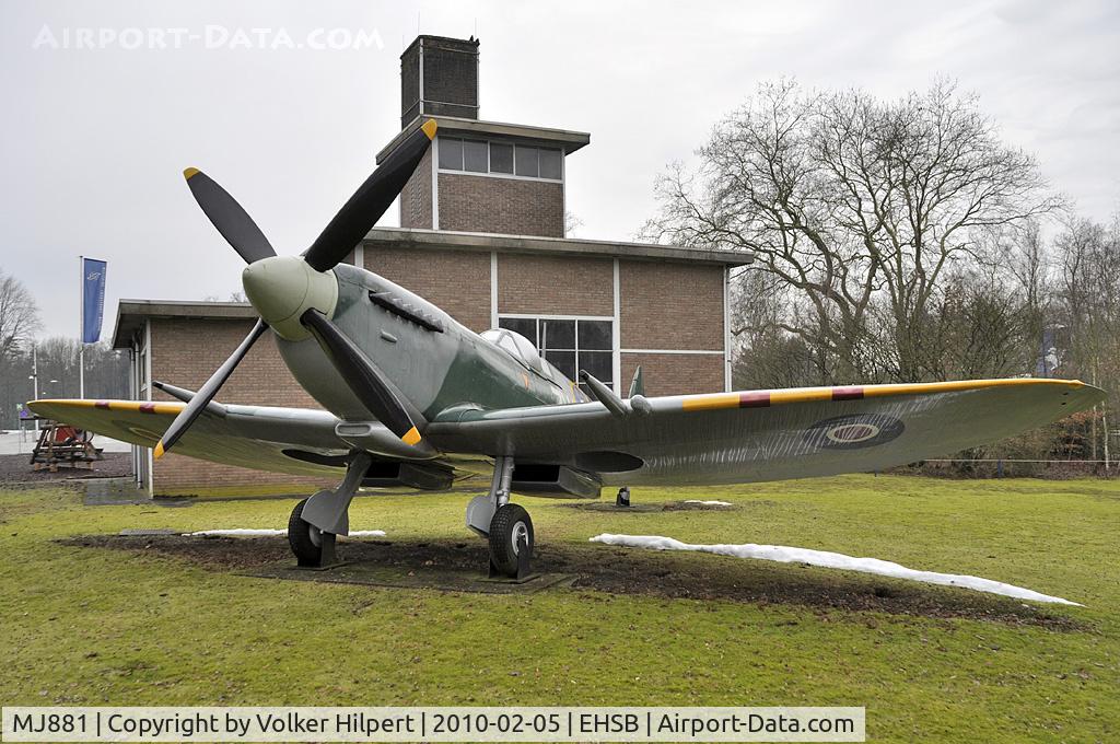 MJ881, Supermarine 361 Spitfire LF9C Replica C/N None, at Soesterberg