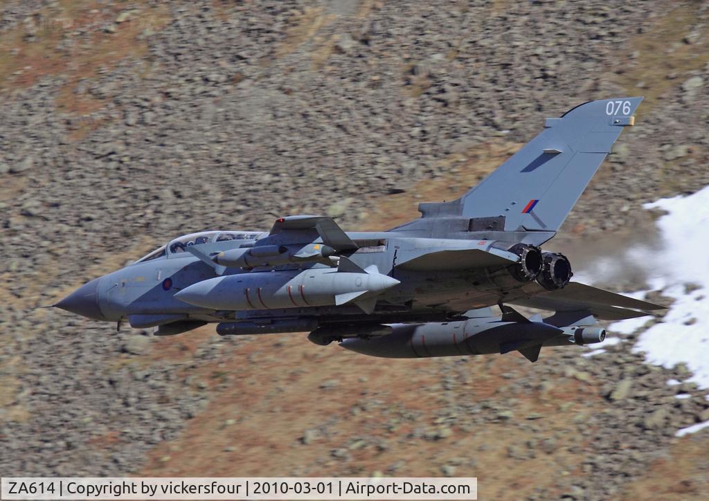 ZA614, 1982 Panavia Tornado GR.4 C/N 153/BS050/3078, Royal Air Force Tornado GR4 (c/n BS050). Operated by the Marham Wing coded '076'. Dunmail Raise, Cumbria.