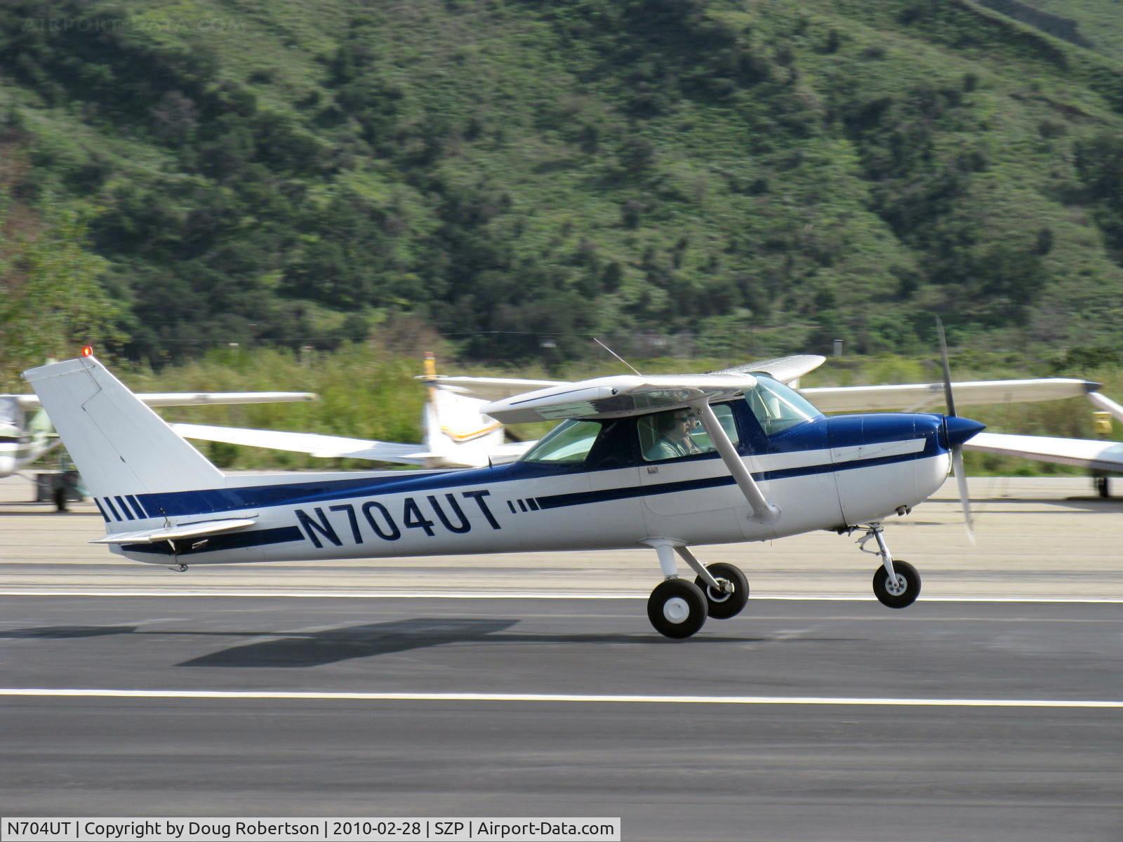N704UT, 1976 Cessna 150M C/N 15078891, 1976 Cessna 150M, Continental O-200 100 Hp, takeoff Rwy 22