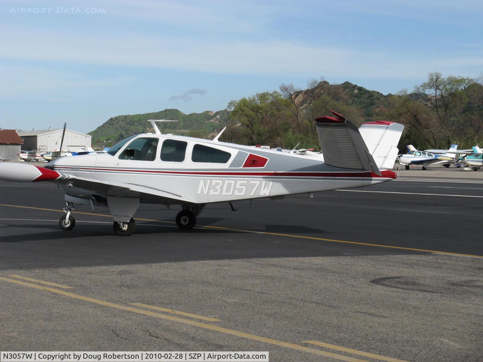 N3057W, 1973 Beech V35B Bonanza C/N D-9557, 1973 Beech V35B BONANZA, Continental IO-520-B 285 Hp, tip tanks, taxi