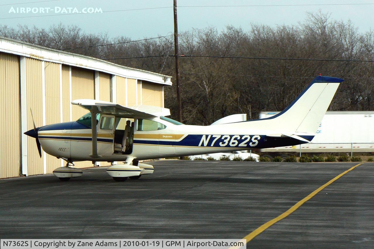 N7362S, 1976 Cessna 182P Skylane C/N 18265153, At Grand Prairie Municpal
