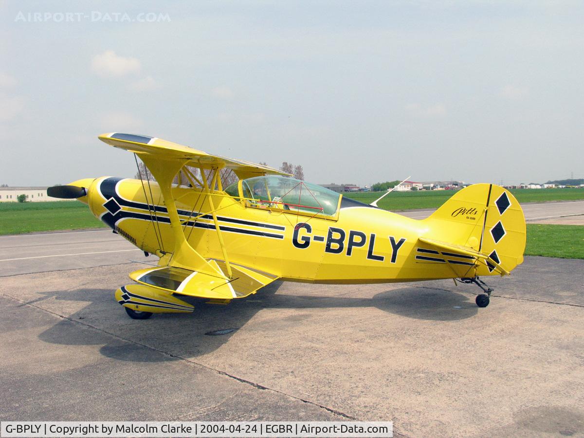 G-BPLY, 1988 Christen Pitts S-2B Special C/N 5149, Christen Pitts S-2B Special. At the 2004 British Aerobatic Association John McLean Trophy competition, Breighton Airfield.