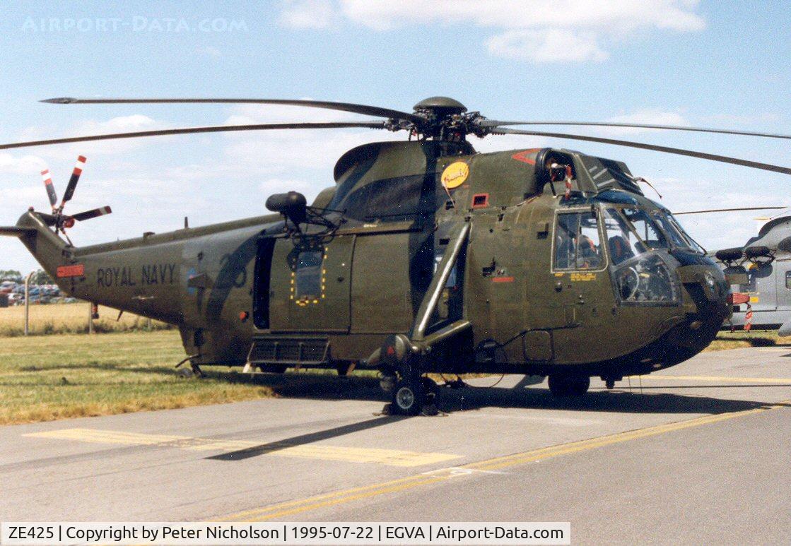 ZE425, 1985 Westland Sea King HC.4 C/N WA952, Sea King HC.4, callsign Navy 622, of 772 Squadron on display at the 1995 Intnl Air Tattoo at RAF Fairford.