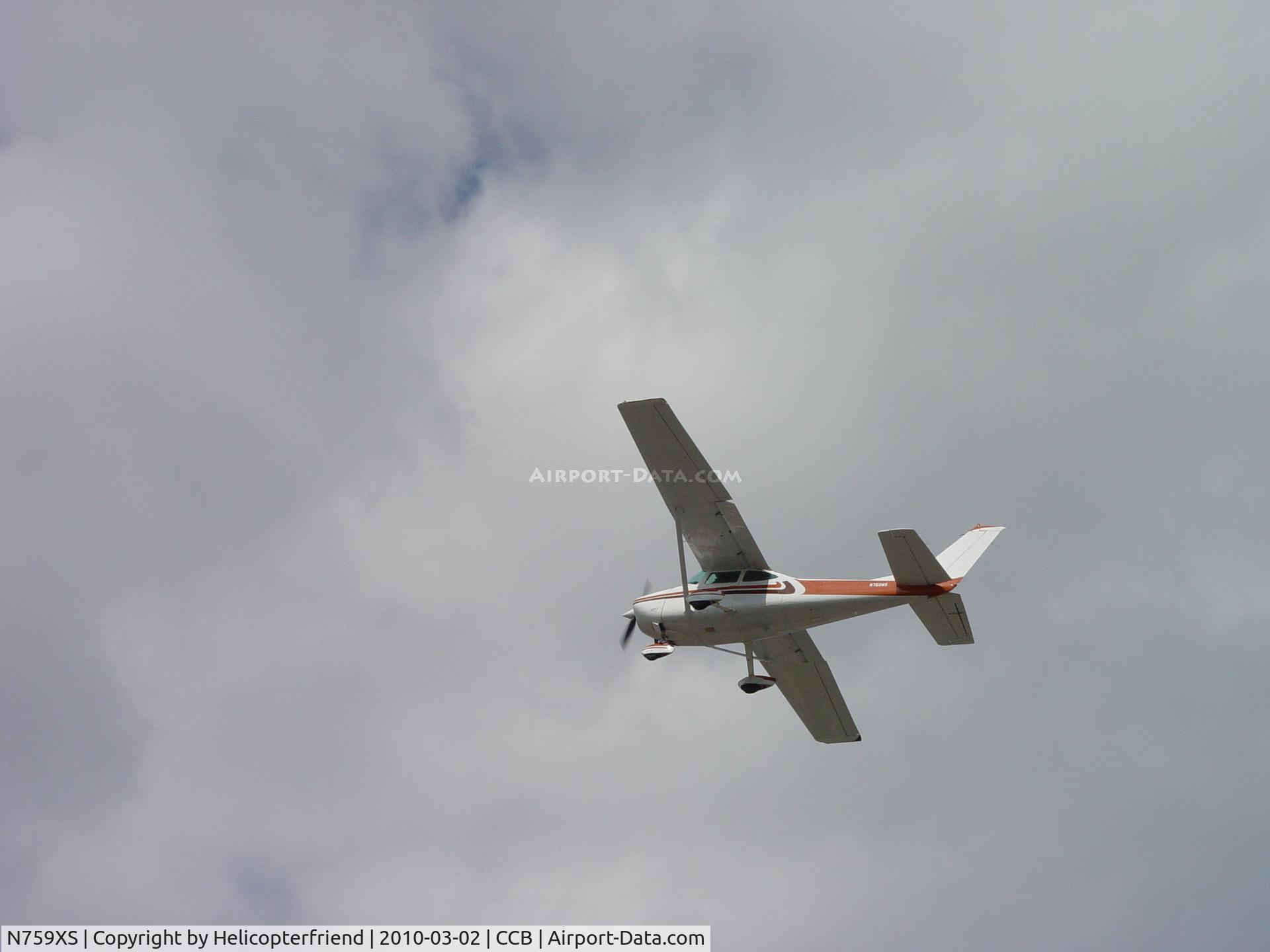 N759XS, 1978 Cessna 182Q Skylane C/N 18266346, Climbing out westbound