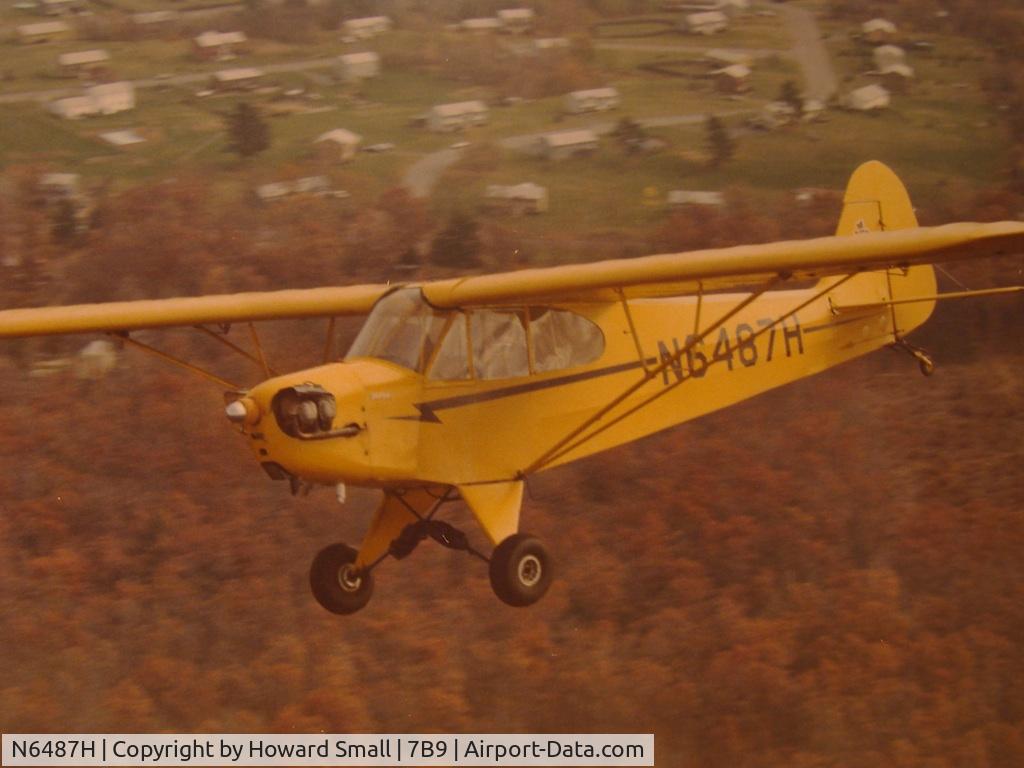 N6487H, 1946 Piper J3C-65 Cub C/N 19668, Flying over Ellington CT