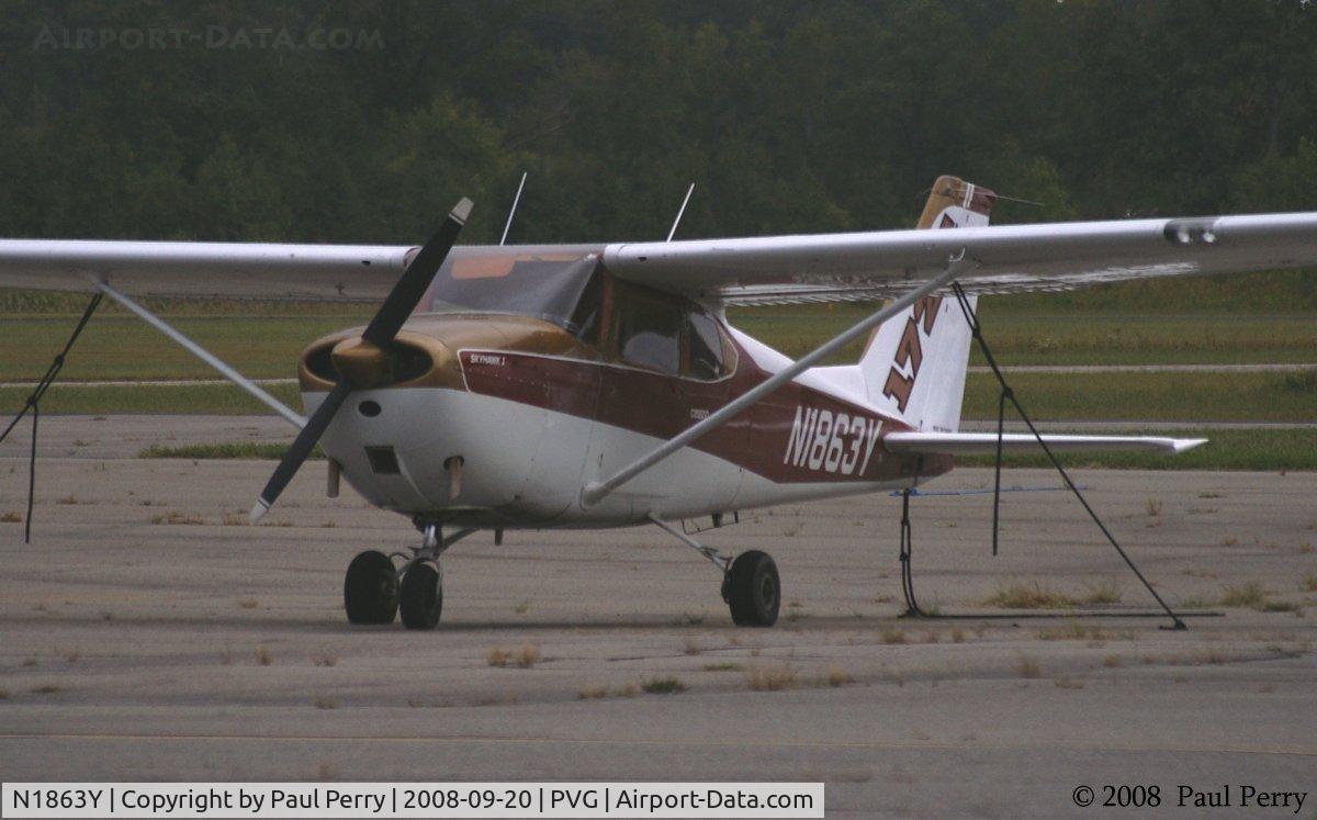 N1863Y, 1962 Cessna 172C C/N 17249463, Tied down for the night