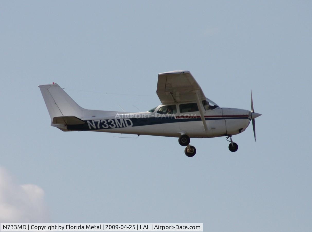 N733MD, 1976 Cessna 172N C/N 17268390, 1976 Cessna 172