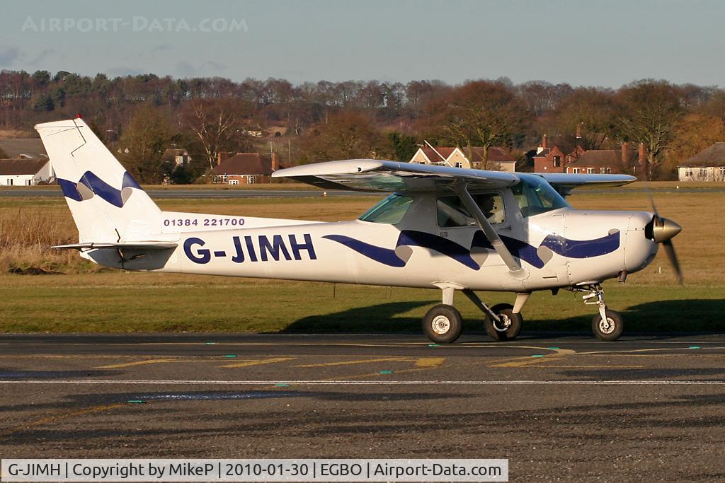 G-JIMH, 1980 Reims Cessna F152 C/N 1839, Taxiing to the the 34 hold prior to departure.
