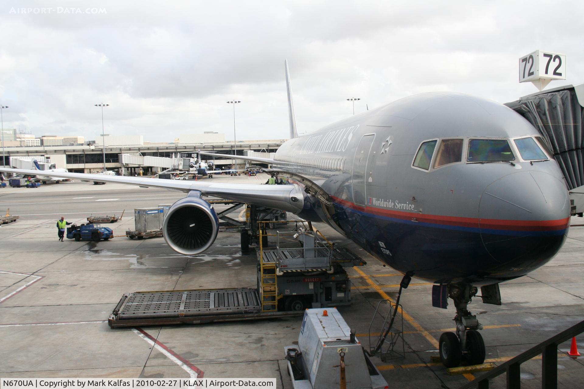 N670UA, 1999 Boeing 767-322 C/N 29240, United Airlines Boeing 767-322, N670UA gate 72 KLAX.